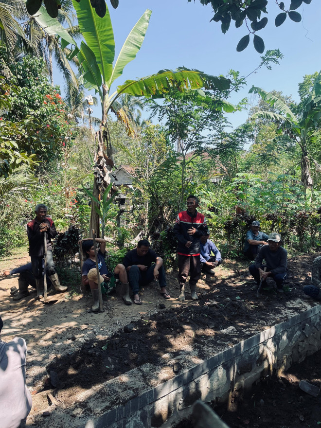 Gotong Royong Pembersihan Saluran Irigasi Subak Yeh Sabha Hulu